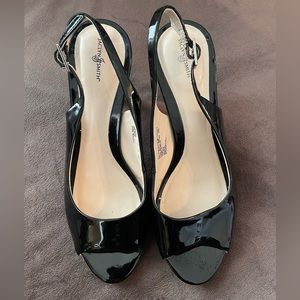 Jaclyn Smith pero toe siling back heels Size 7.5 M